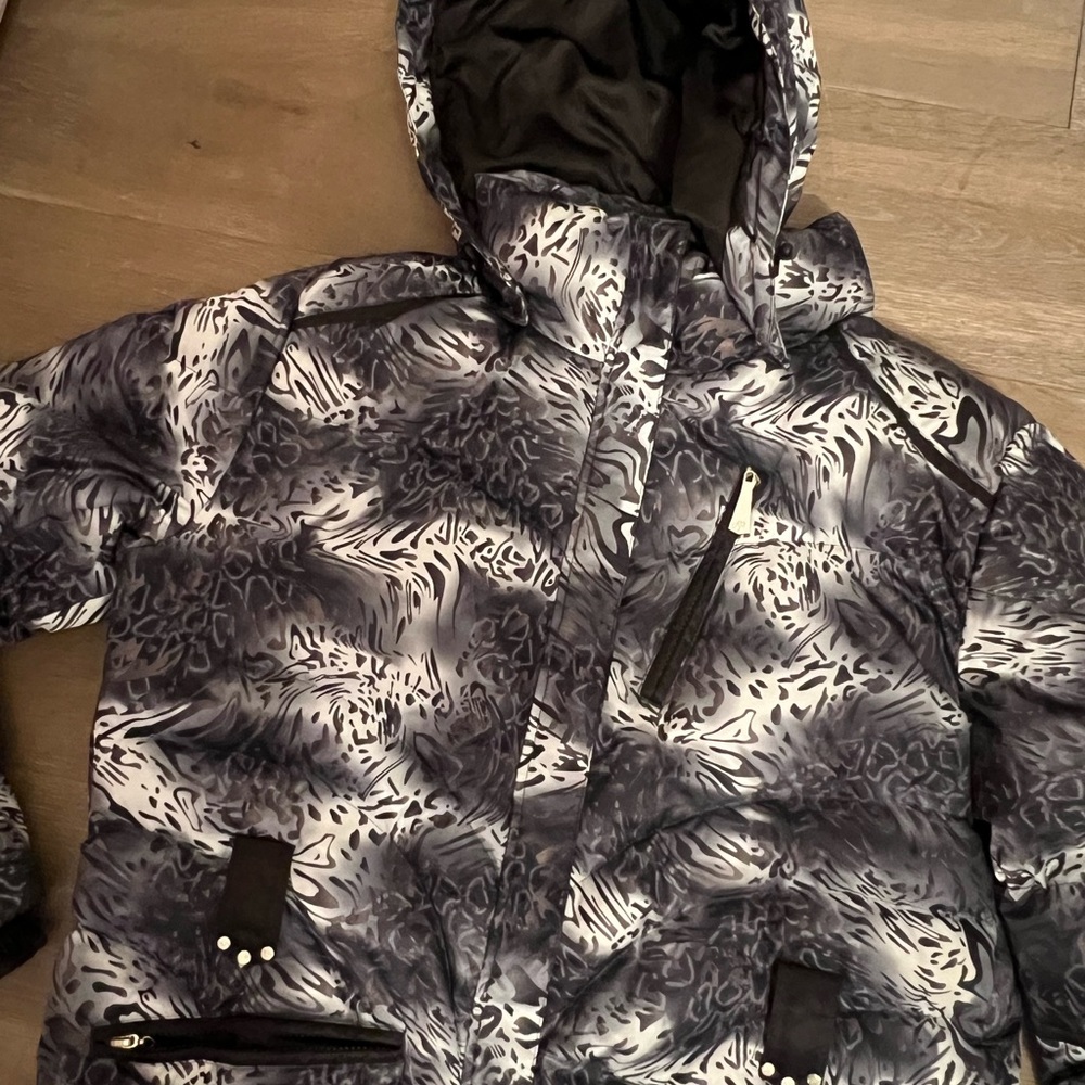Dawn filled ski set